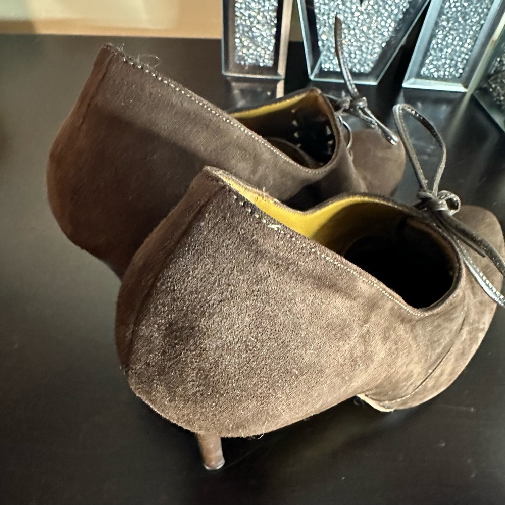 Yosh Collection Suede Rounded Toe Heels - Picture 11 of 11
